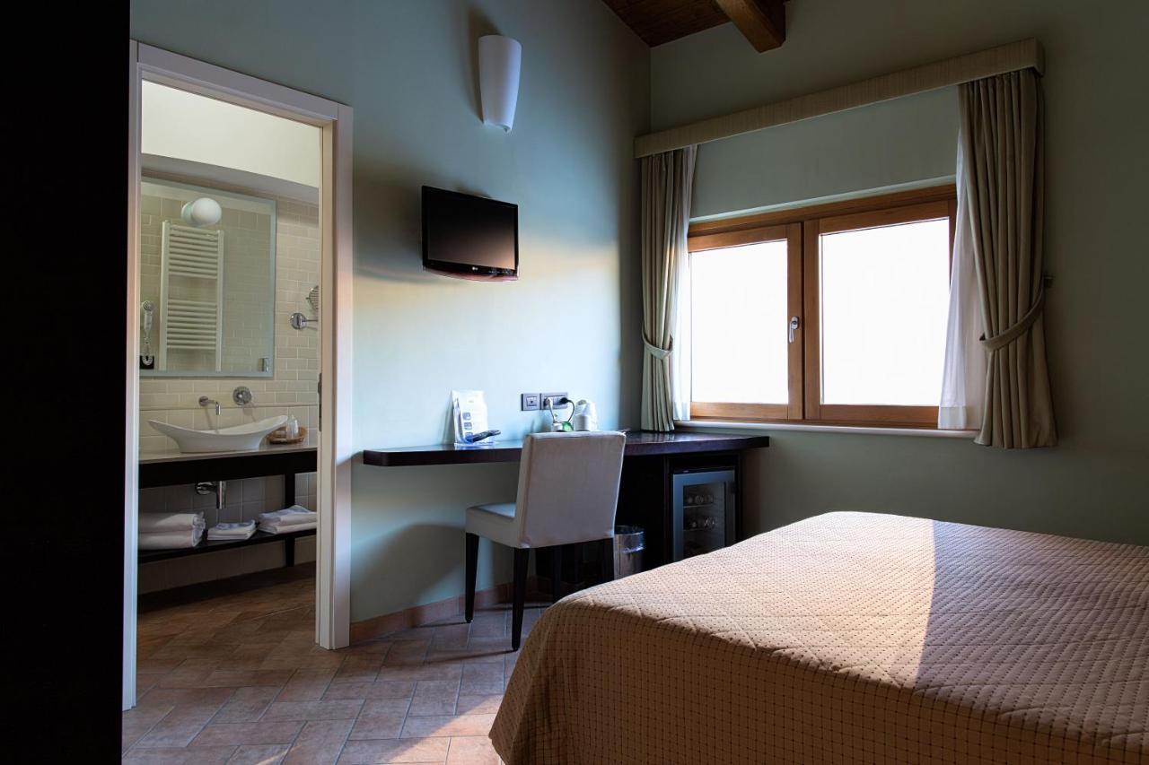 Magione Papale Relais 호텔 라킬라 외부 사진